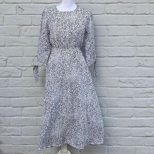 Hayden Los Angeles Animal Print Tie Sleeve Midi Dress Size: Small